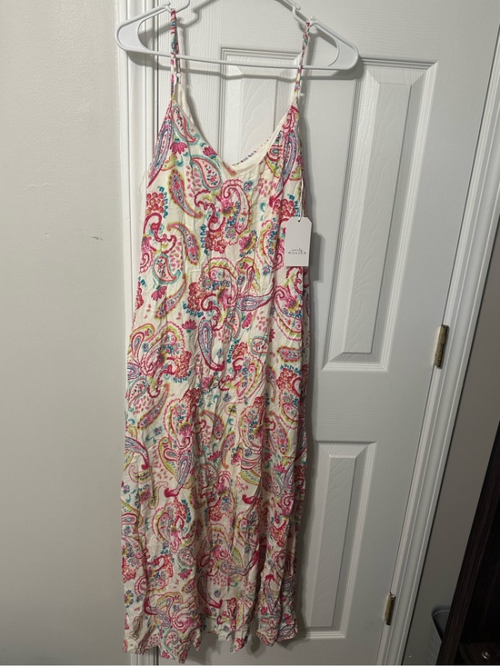 Emily Wonder Dresses & Skirts - Sleeveless Paisley Maxi Dress in Cream and Pink